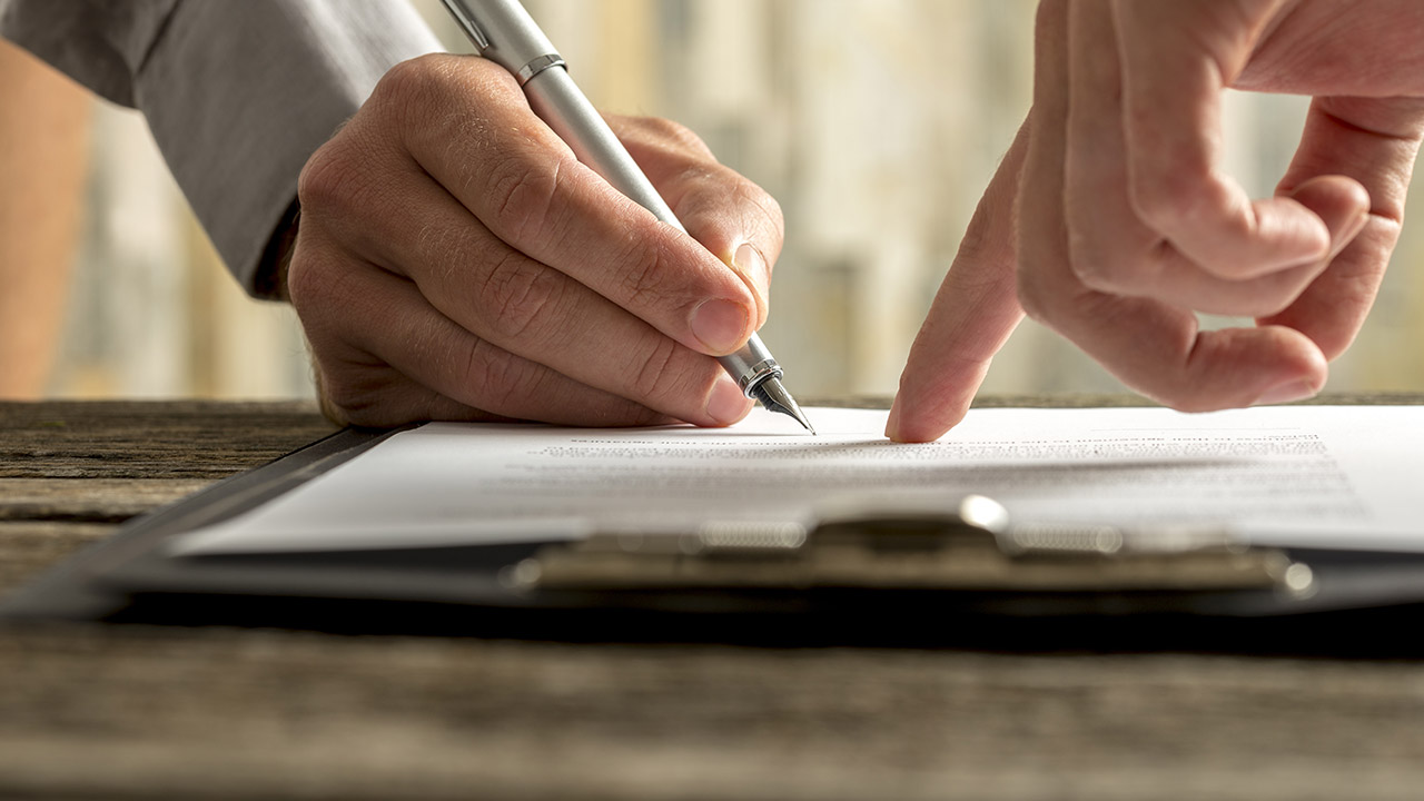 what-makes-real-estate-contracts-legal-in-california-agreement